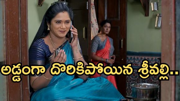 Illu Illalu Pillalu Today Episode: అడ్డంగా ఇరుక్కున్న వల్లి.. వేదవతికి తెలిసిపోయిన నిజం.. నర్మద ప్లాన్ సక్సెస్..