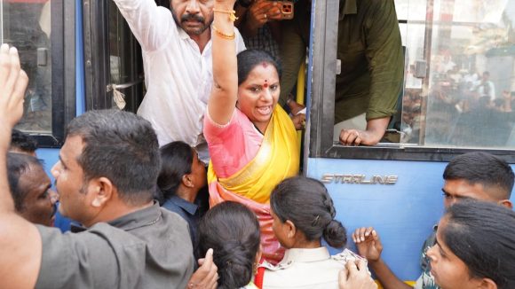 Kalvakunta Kavitha: ఖమ్మంలో ఉద్రిక్తత.. కల్వకుంట్ల కవిత అరెస్ట్..