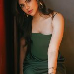 Kalyani Priyadarshan: వంగి మరీ అందాలు చూపెడుతూ రెచ్చగొడుతున్న కళ్యాణి!