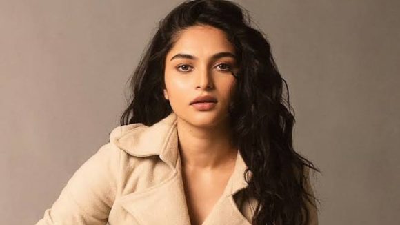 Kayadu Lohar : లవ్ లో పడ్డ కాయదు.. ఇదేం ట్విస్ట్.. పెళ్లి అప్పుడేనా..?