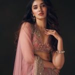 Krithi Shetty : గార్జీయస్ లుక్ లో మతిపోగొడుతున్న కృతి.. బేబమ్మ సూపర్..