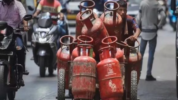 LPG Gas e-Kyc: ఎల్పీజీ గ్యాస్ కనెక్షన్ కేవైసీ.. కేంద్రం కీలక ప్రకటన