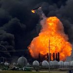US Refinery Explosion: అమెరికా చమురు రిఫైనరీలో భారీ పేలుడు.. ఎగిసిపడిన మంటలు, ఎవరి పని?