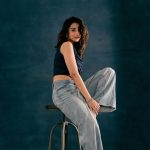 Meenakshi Chaudhary: నాభి అందాలతో గత్తరలేపుతున్న మీనాక్షి.. ఫోటోలు వైరల్!