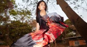 Mrunal Thakur : కలర్ ఫుల్ డ్రెస్ లో పురివిప్పిన నెమలిలా మృణాల్ ఠాకూర్.. ఫోటోలు వైరల్..
