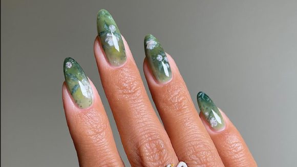 Smart Nails: ఈ స్మార్ట్ గోళ్లు అతికించుకుంటే మీకు నచ్చిన గోళ్ల రంగును సెకన్లలో మార్చేసుకోవచ్చు