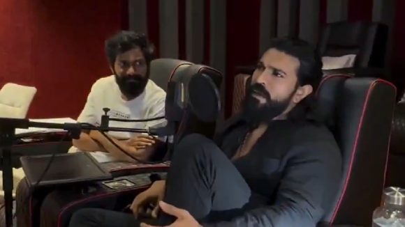 Peddi Update: పెద్ది సినిమాపై కీలక అప్డేట్.. ఏమిటది అంటూ దర్శకుడితో రామ్ చరణ్ వీడియో వైరల్..!