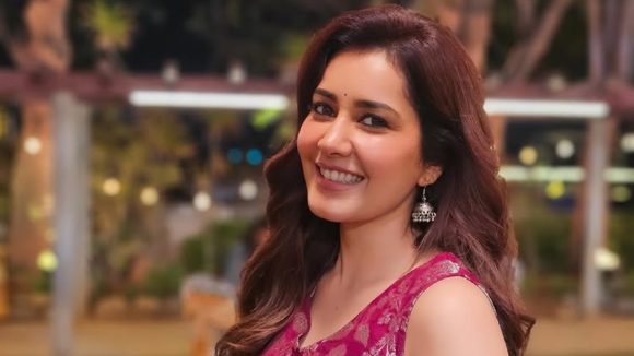 Raashi Khanna: సినిమా ఫ్లాప్ అవుతుందని షూటింగ్ సమయంలోనే తెలుసు.. కానీ చెప్పలేకపోయా….!