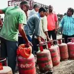 LPG Shortage India: దేశంలో వంటగ్యాస్ కొరత లేదు.. పానిక్ బుకింగ్స్ వద్దు.. కేంద్రం విజ్ఞప్తి!