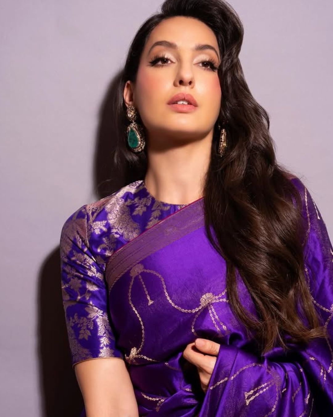 NoraFatehi : చీరలో మనసు దోచుకున్న హాట్ బ్యూటీ.. చూపుతిప్పుకోవడం కష్టం..