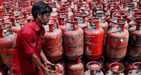 Gas Refill Booking: గ్యాస్ వినియోగదారులకు అలర్ట్.. రీఫిల్ బుకింగ్ గడువు పెంపు, ఈసారి 35 రోజులు