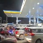Oil Crunch  in Telangana: తెలంగాణలో ఆయిల్ సంక్షోభం.. పెట్రోల్ పంపుల వద్ద క్యూ లైన్లు, మరి బస్సుల మాటేంటి?