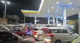 Oil Crunch  in Telangana: తెలంగాణలో ఆయిల్ సంక్షోభం.. పెట్రోల్ పంపుల వద్ద క్యూ లైన్లు, మరి బస్సుల మాటేంటి?