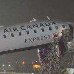 Plane Crash: విమానం ప్రమాదం.. రన్‌వే‌పై ఫైర్ ట్రక్కుని ఢీ కొట్టింది, ఒక్కసారిగా ప్రయాణికుల్లో