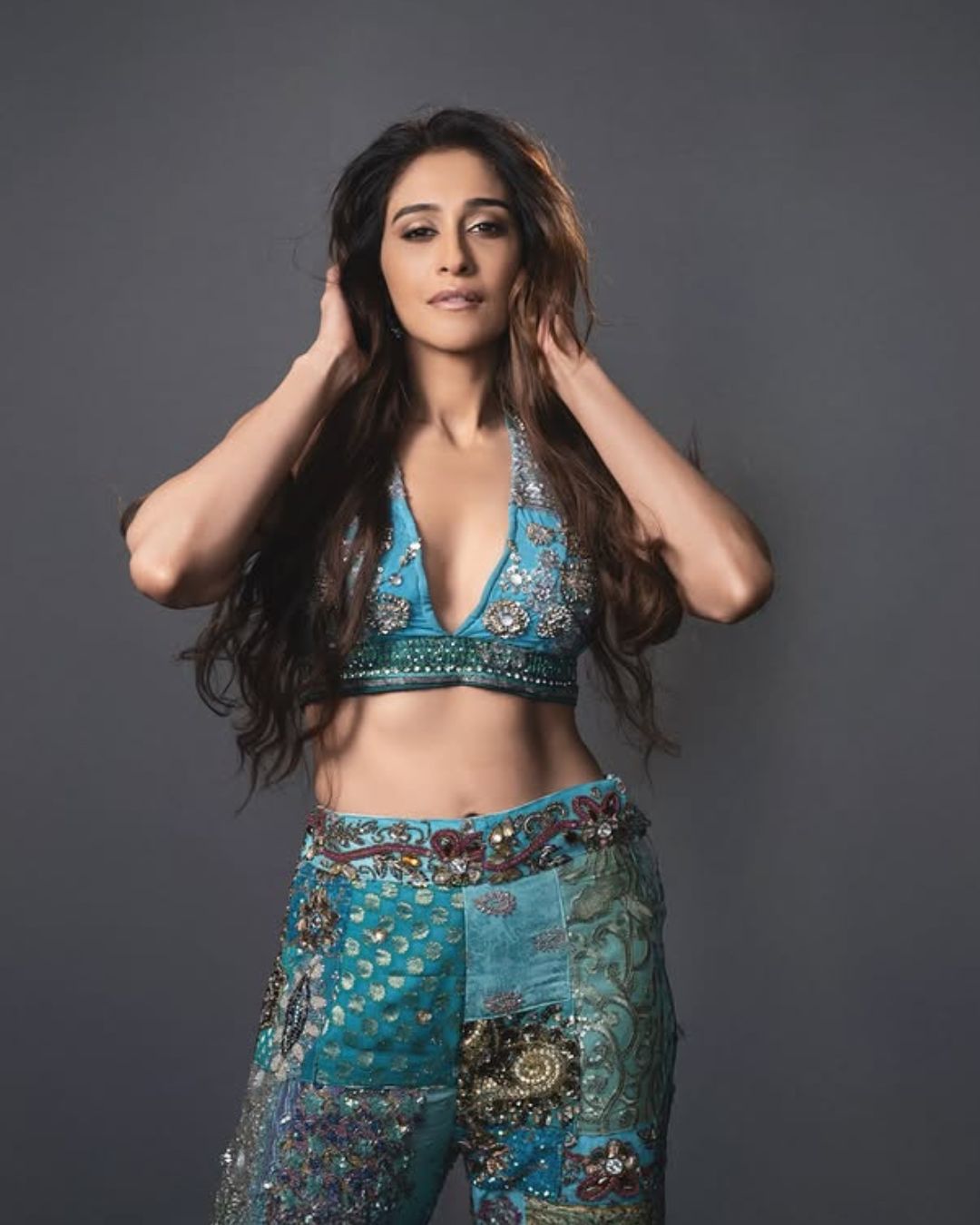 Regina cassandra : స్టైలిష్ లుక్ లో అందాలతో మతిపోగొడుతున్న రెజీనా.. పిక్స్ సూపర్..