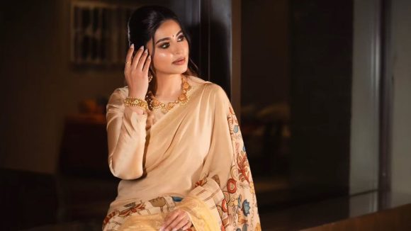 Heroine Sneha: మంచానికే పరిమితమైన హీరోయిన్ స్నేహ.. కదలలేని పరిస్థితుల్లో!