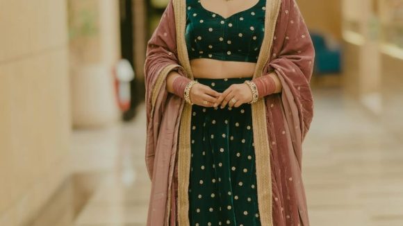 Sravanthi Chokarapu: గ్లామర్ తో ఆకట్టుకుంటున్న స్రవంతి చొక్కారపు.. ఫోటోలు వైరల్!