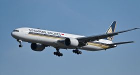 Shamshabad Airport: శంషాబాద్ ఎయిర్‌పోర్టులో టెన్షన్ టెన్షన్.. బాంబు బెదిరింపు, సింగపూర్ ఎయిర్‌లైన్స్ రద్దు
