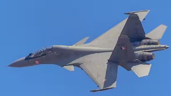 Sukhoi Jet Crash: అస్సాంలో కూలిన యుద్ధ విమానం.. భారీ పేలుడు శబ్దం, స్థానికులు బెంబేలు