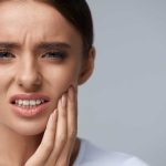 Tips For Teeth:పళ్లు జివ్వుమంటున్నాయా ?అందుకు మీరు చేస్తున్న ఈ 5 పనులే కారణం!