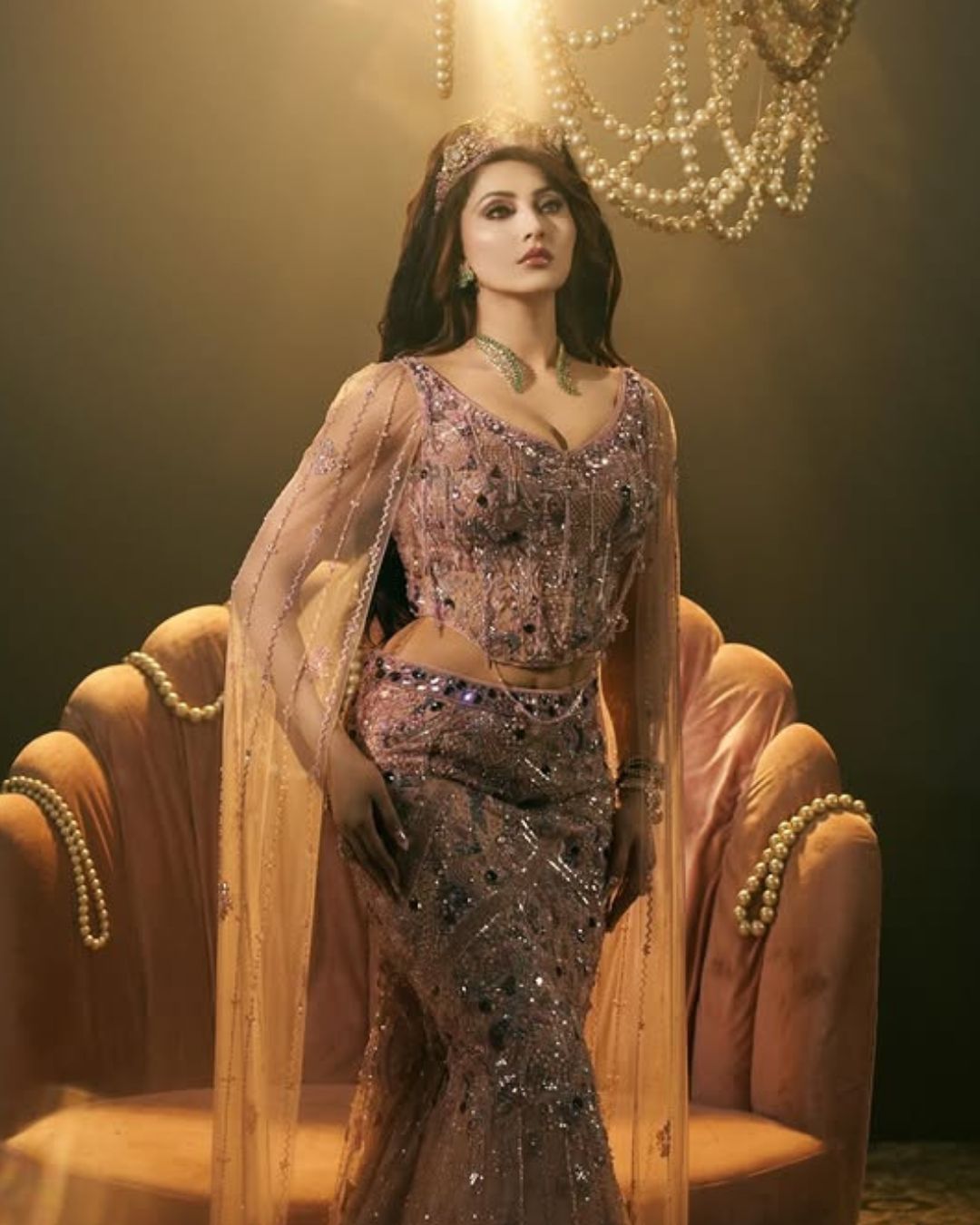 Urvashi Rautela: అబ్బా.. ఊర్వశి ఏంజిల్ లా ఉందే.. మైండ్ బ్లాక్ అవ్వాల్సిందే..