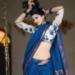 Jabardasth Varsha: చీరకట్టులో నడుము వయ్యారాలతో గలిగింతలు పెడుతున్న వర్ష!