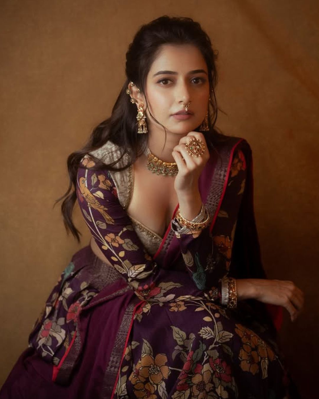 Ashika Ranganath : ట్రెడిషినల్ లుక్ లో మతిపోగొడుతున్న ఆషిక.. రెండు కళ్లు చాలట్లేదు..