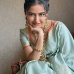 Ashika Ranganath : చీరలో వయ్యారాలు వలకబోస్తున్న ఆషిక.. మతిపోవడం ఖాయం..
