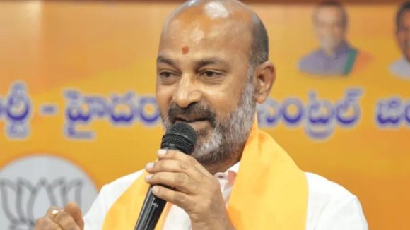 Bandi Sanjay: ఫోన్ ట్యాపింగ్, డ్రగ్స్ కేసులపై కేసీఆర్ కుటుంబాన్ని అరెస్ట్ చేసే దమ్ముందా?.. రేవంత్‌కు బండి సంజ‌య్ సవాల్