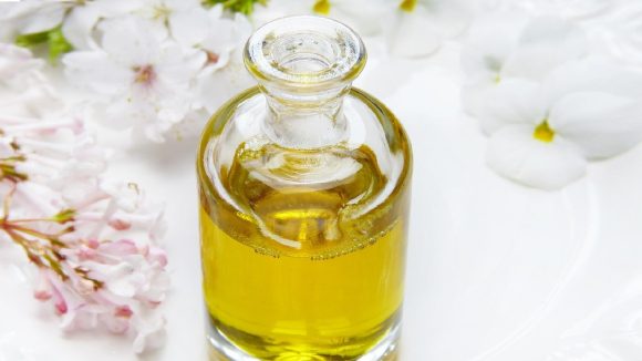 Baobab Oil: జుట్టు పొడవుగా, నల్లగా పెరగాలా? ఇప్పుడే బావోబాబ్ నూనె కొనేసుకోండి