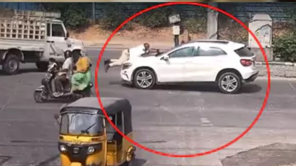 Gachibowli Benz Car Accident: గచ్చిబౌలిలో బెంజ్ కారు బీభ‌త్సం.. ప్రాణాలకు తెగించి నిందితుడిని పట్టుకున్న కానిస్టేబుల్ నరసింహ