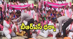 Drinking Water Issue: మంచి నీటి సమస్య తీర్చండి అంటూ.. డిప్యూటీ కమిషనర్ కాళ్లు మొక్కిన భాస్కర్ యాదవ్!
