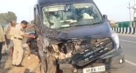 CM Convoy Accident: ఘోర ప్రమాదం..  సీఎం కాన్వాయ్ వ్యాన్ ఢీకొని.. యువకుడు మృతి