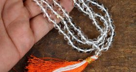 Crystal Mala: ఒత్తిడిని మాయం చేసే 'స్పటిక'.. ధరిస్తే కలిగే మార్పులివే!