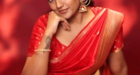 Eesha Rebba: పట్టుచీరలో మహాలక్ష్మిలా దర్శనమిచ్చిన ఈషా రెబ్బా.. ఫోటోలు వైరల్!