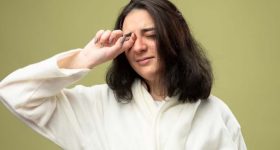 Rubbing Eyes: కళ్ళు నలుపుకుంటే ఎందుకు హాయిగా ఉంటుంది? దీని వెనక ఉన్న అసలు రహస్యం ఇదే!