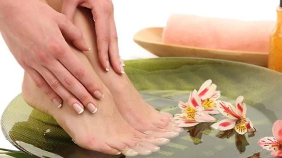 Foot care: మీ పాదాలు అందంగా, ఆరోగ్యంగా ఉండాలా ? ఈ సింపుల్ ఫుట్ కేర్ మీకోసమే..