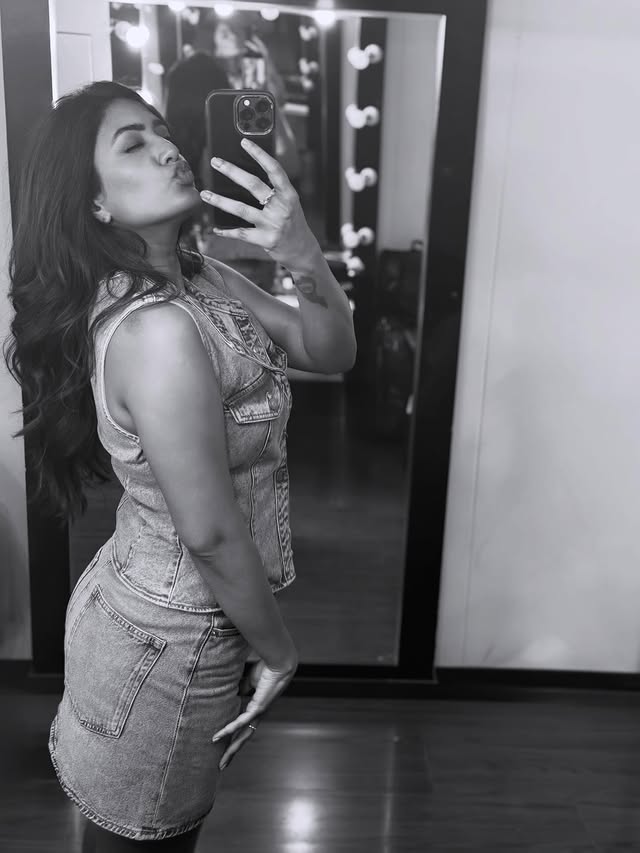 Eesha Rebba Photo Gallery
