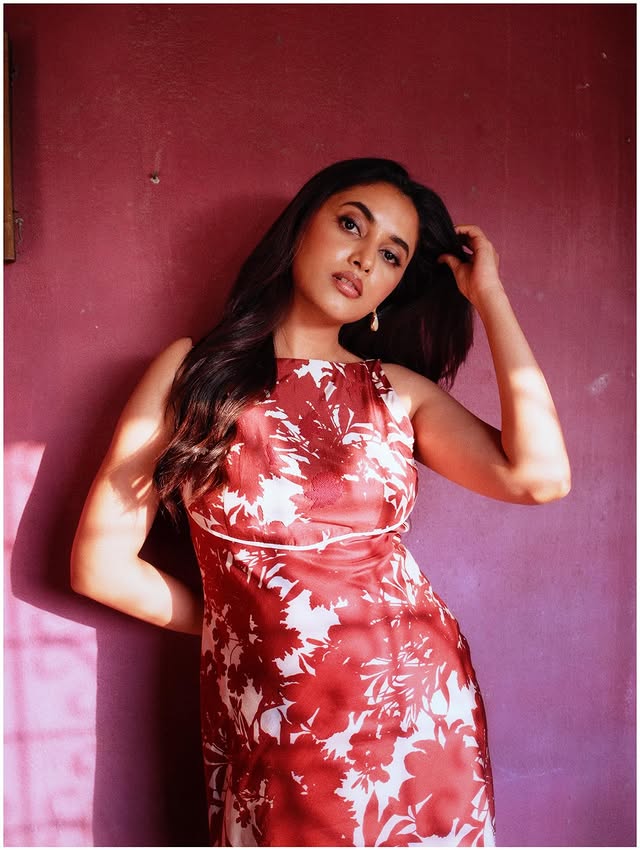 Priyanka Mohan( Source/ Instagram) Priyanka Mohan Photo Gallery