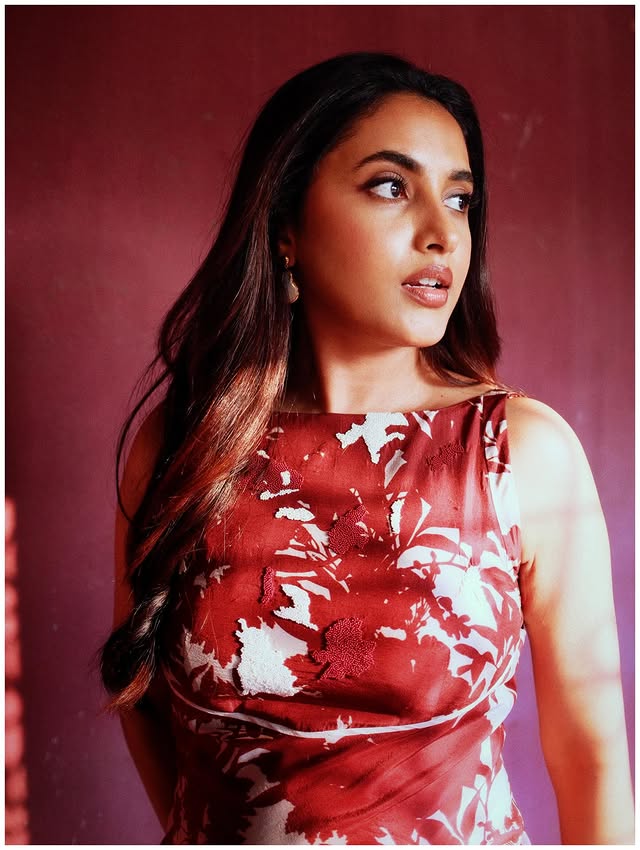 Priyanka Mohan( Source/ Instagram) Priyanka Mohan Photo Gallery