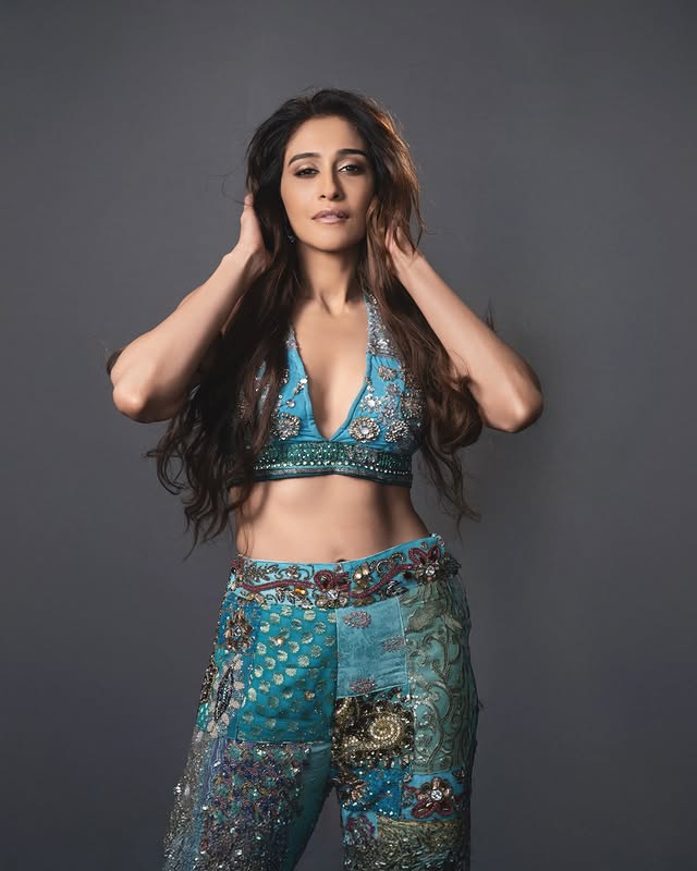 Regina cassandra Photo Gallery