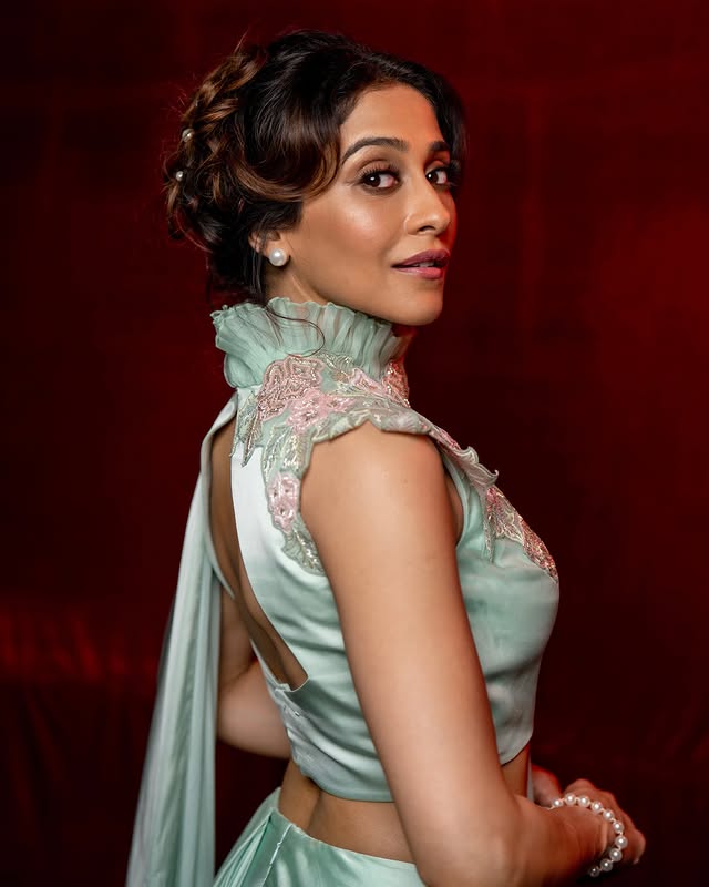 Regina cassandra Photo Gallery