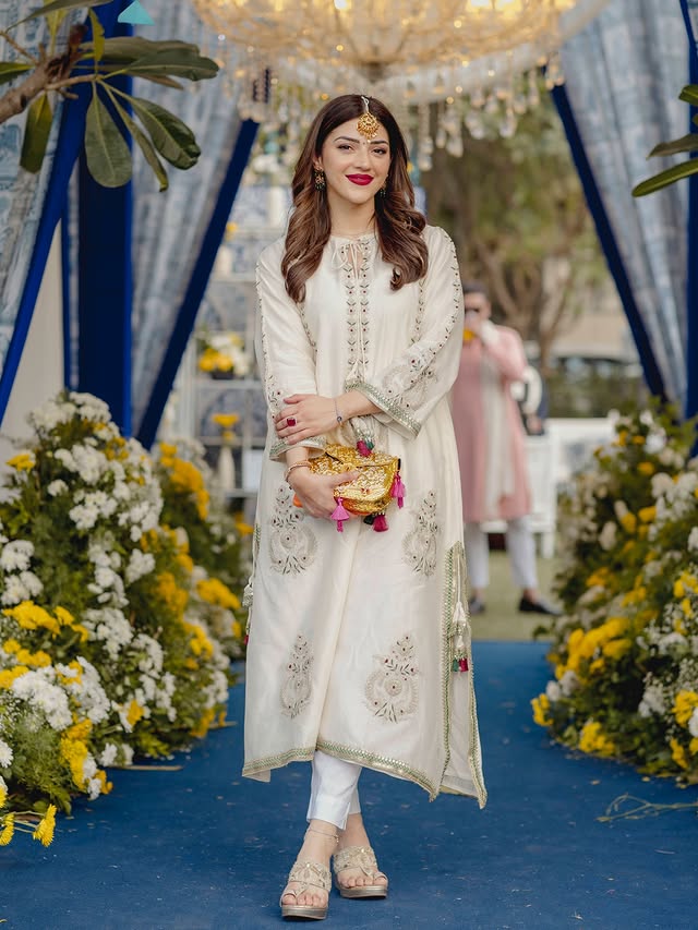 Mehareen Pirzada ( Source / Instagram ) Mehreen Pirzada photo gallery