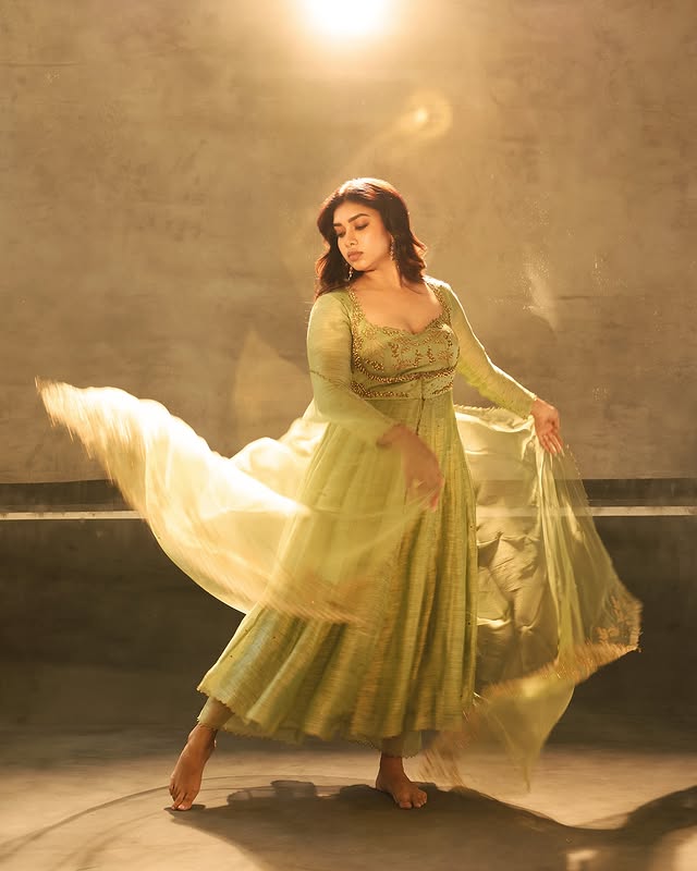 Dushara Vijayan Photo Gallery