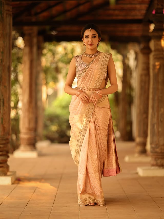 Nehashetty  Photo Gallery