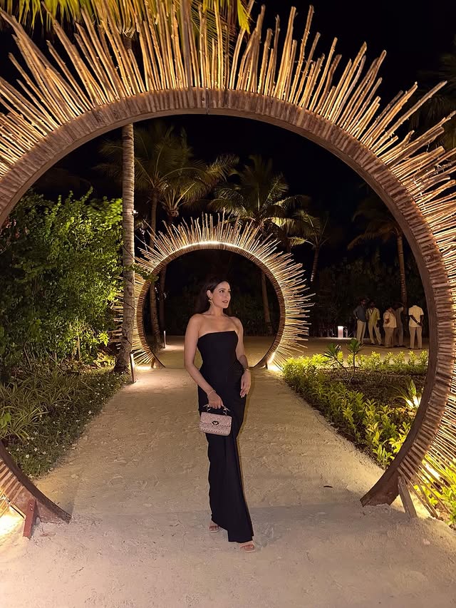 Pragya Jaiswal Photo Gallery