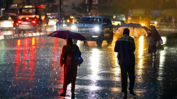 Rain in Hyderabad: హైదరాబాద్‌లో వరుణుడి హల్‌చల్: కూకట్‌పల్లి, అల్వాల్, ఈసీఐఎల్ ప్రాంతాల్లో వర్షం