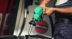 Petrol-Diesel Prices: భగ్గుమంటున్న అంతర్జాతీయ చమురు ధరలు.. పెట్రో ధరల పెంపుపై కేంద్రం కీల‌క ప్ర‌క‌ట‌న‌
