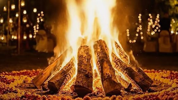 Holika Dahan 2026: కామదహనం ఎందుకు చేస్తారు? రంగుల పండగ కంటే ముందు వచ్చే ఈ వేడుక రహస్యం ఏంటి ?