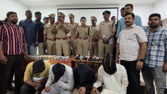 Kukatpally Robbery: కళ్ళల్లో కారం కొట్టి ‘కోటి’ దోపిడీ చేసిన గ్యాంగ్ అరెస్ట్..!